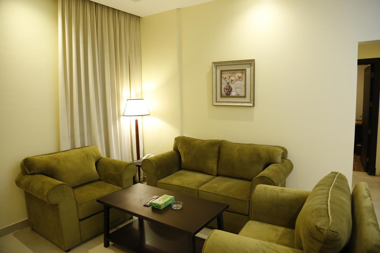 Flora Hotel Suite 2 فلورا2 للشقق المخدومة Ер-Ріяд Екстер'єр фото