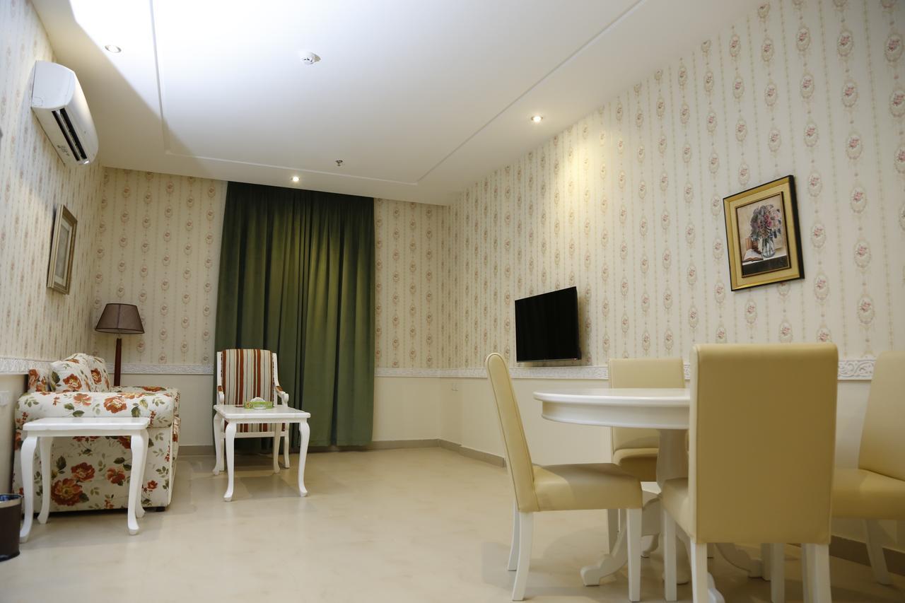 Flora Hotel Suite 2 فلورا2 للشقق المخدومة Ер-Ріяд Екстер'єр фото